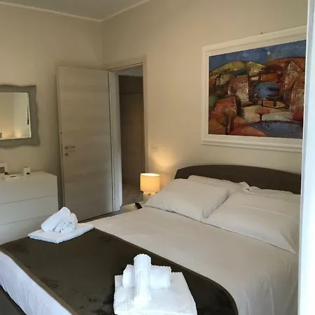 شقة A Casa Di Chiara ستريزا